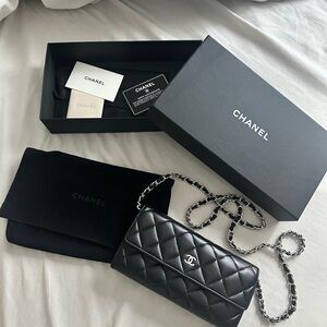 CHANEL Black Quilted Leather Wristlet